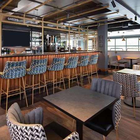 Ibis Styles London Gatwick Airport Hotel Crawley  Exterior foto