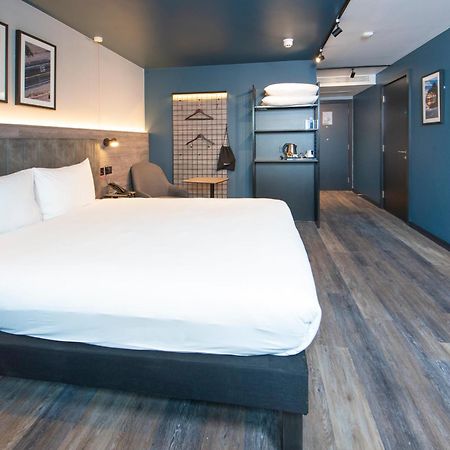 Ibis Styles London Gatwick Airport Hotel Crawley  Exterior foto