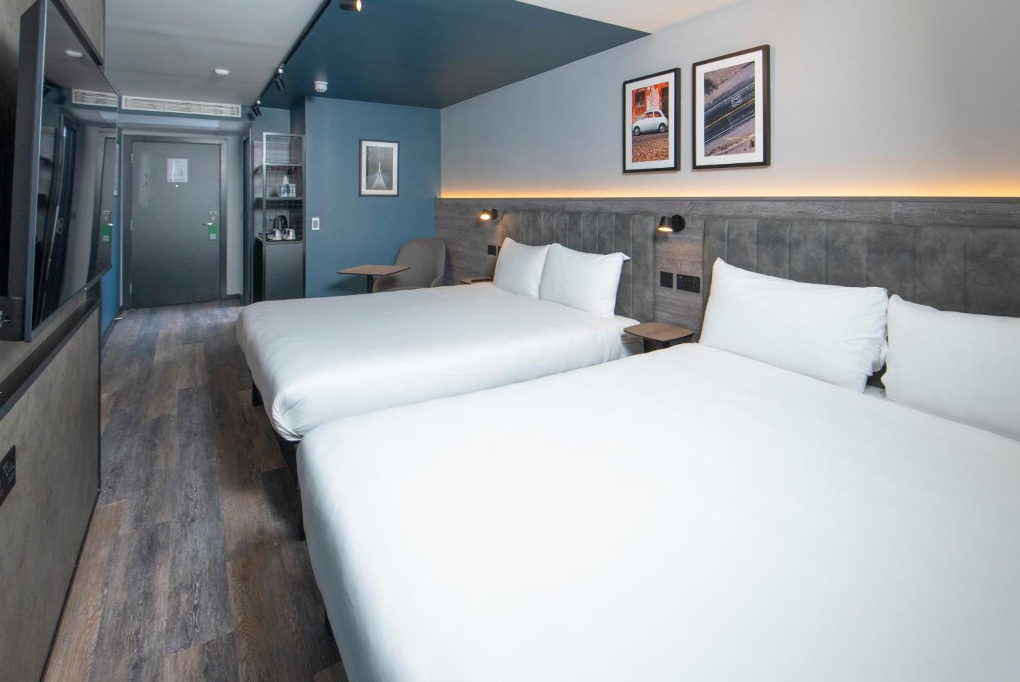 Ibis Styles London Gatwick Airport Hotel Crawley  Exterior foto